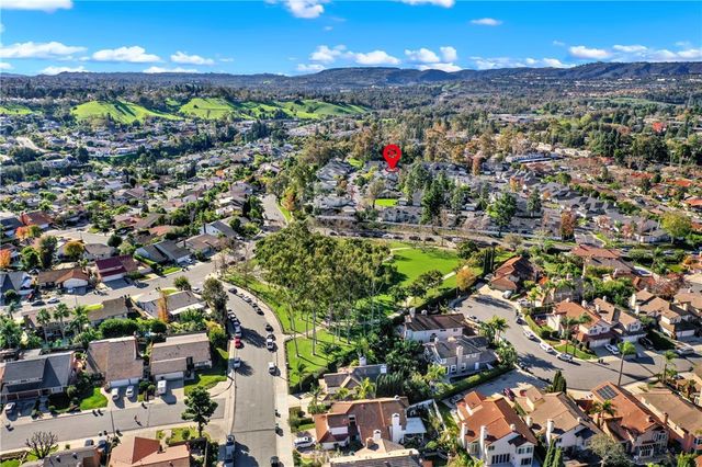 25061 SILVERLEAF, Laguna Hills, CA 92653