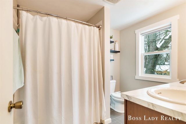 1512 Rossman Avenue, Grand Rapids, MI 49507