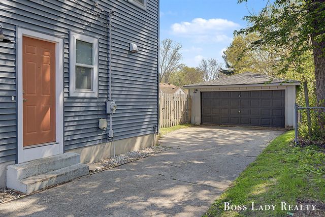 1512 Rossman Avenue, Grand Rapids, MI 49507
