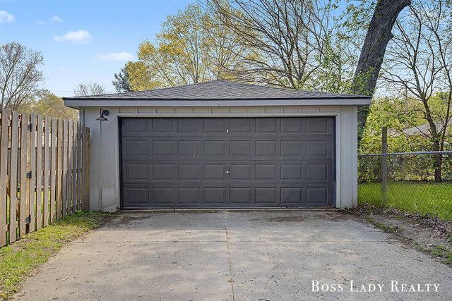 1512 Rossman Avenue, Grand Rapids, MI 49507