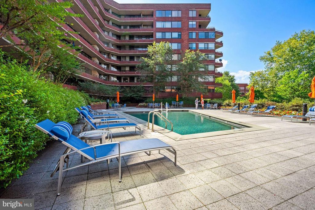 2555 PENNSYLVANIA AVE NW #409, Washington, DC 20037