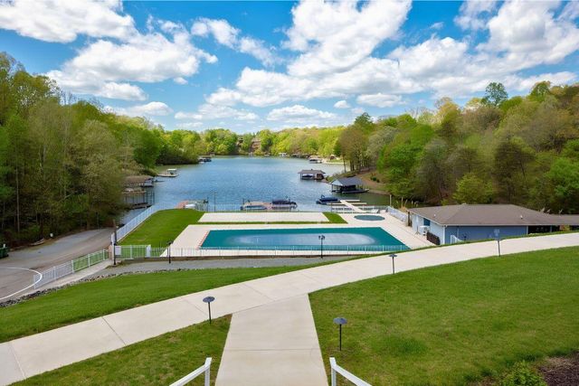 1085 Bluewater Dr Unit 115, Moneta, VA 24121
