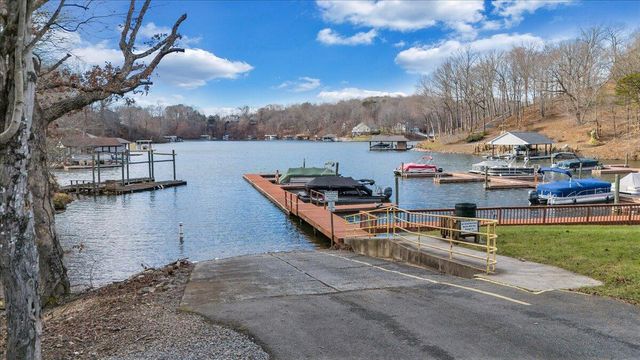 1085 Bluewater Dr Unit 115, Moneta, VA 24121