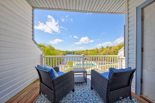 1085 Bluewater Dr Unit 115, Moneta, VA 24121