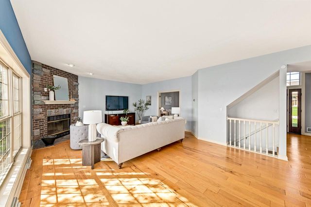 2850 Berwick COURT, Brookfield, WI 53045