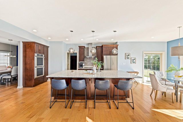 2850 Berwick COURT, Brookfield, WI 53045