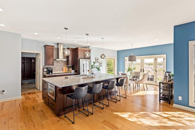 2850 Berwick COURT, Brookfield, WI 53045