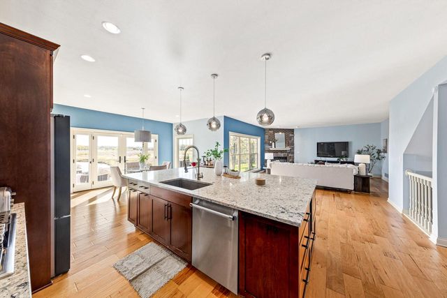 2850 Berwick COURT, Brookfield, WI 53045