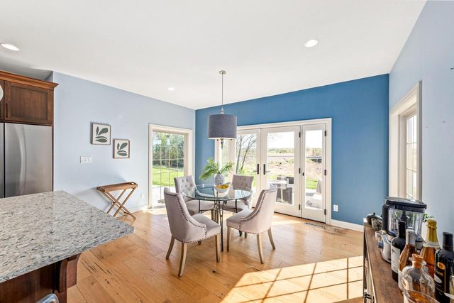 2850 Berwick COURT, Brookfield, WI 53045