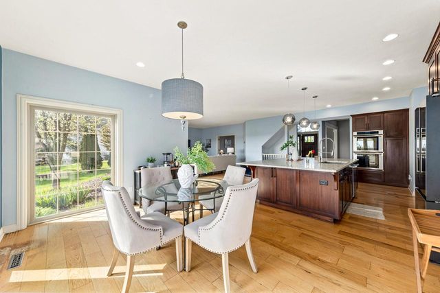 2850 Berwick COURT, Brookfield, WI 53045