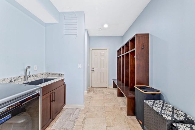 2850 Berwick COURT, Brookfield, WI 53045