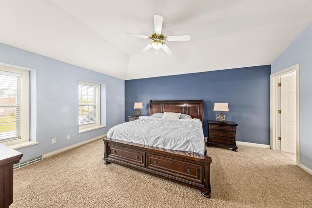 2850 Berwick COURT, Brookfield, WI 53045
