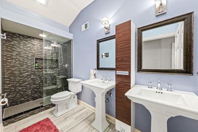 2850 Berwick COURT, Brookfield, WI 53045