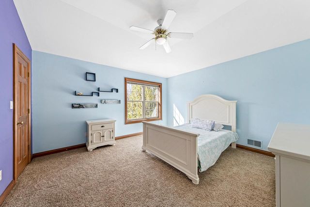 2850 Berwick COURT, Brookfield, WI 53045