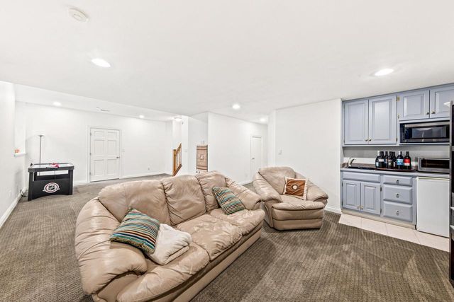 2850 Berwick COURT, Brookfield, WI 53045