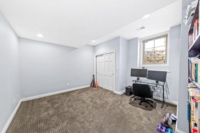 2850 Berwick COURT, Brookfield, WI 53045