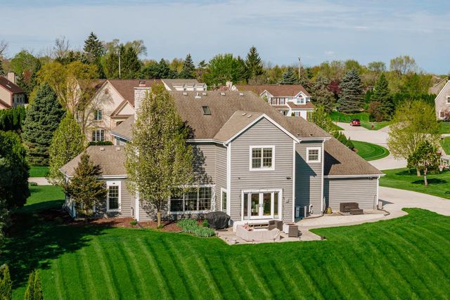 2850 Berwick COURT, Brookfield, WI 53045