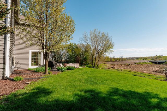 2850 Berwick COURT, Brookfield, WI 53045