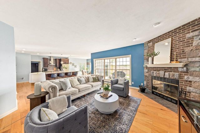 2850 Berwick COURT, Brookfield, WI 53045