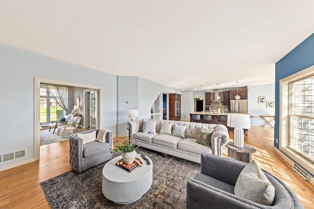 2850 Berwick COURT, Brookfield, WI 53045