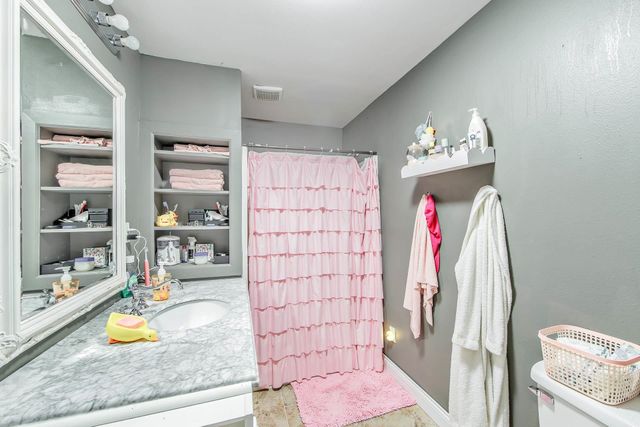 4012 John St, Berwick, LA 70342