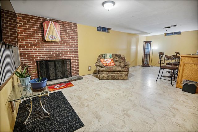 4229 Charron Ln, Wichita, KS 67220