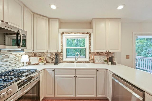 1390 Ridgefield Drive, Roswell, GA 30075