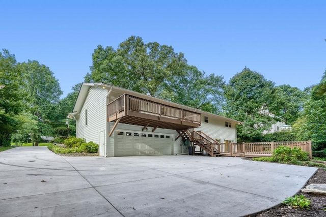 1390 Ridgefield Drive, Roswell, GA 30075