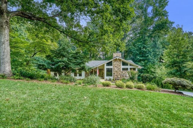 1390 Ridgefield Drive, Roswell, GA 30075