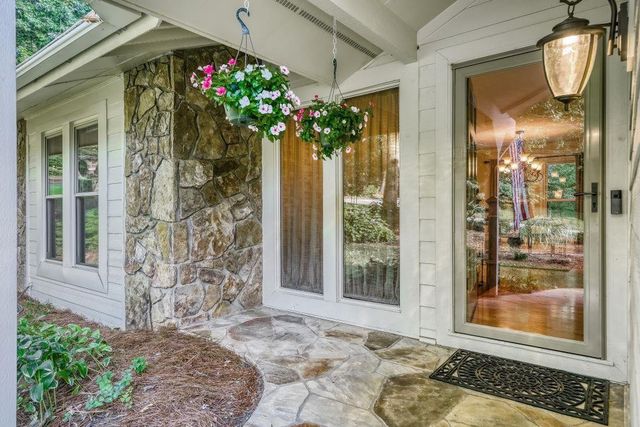 1390 Ridgefield Drive, Roswell, GA 30075