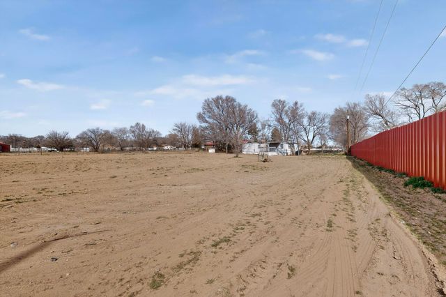 85 N El Cerro Loop, Los Lunas, NM 87031