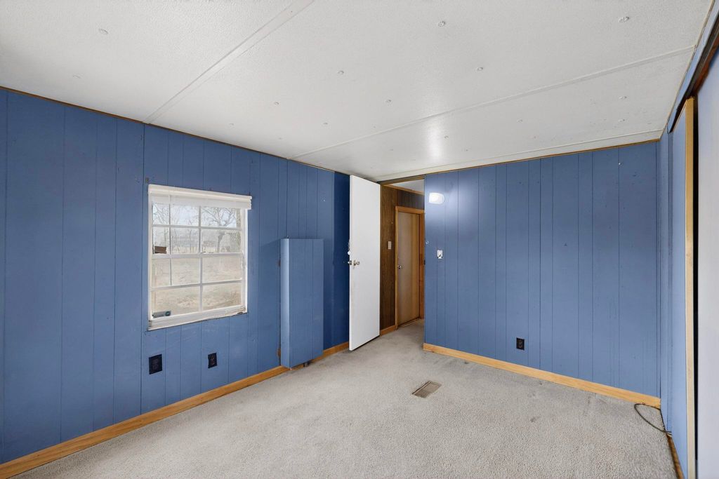 Image 16 of property listing at 85 N El Cerro Loop, Los Lunas, NM 87031