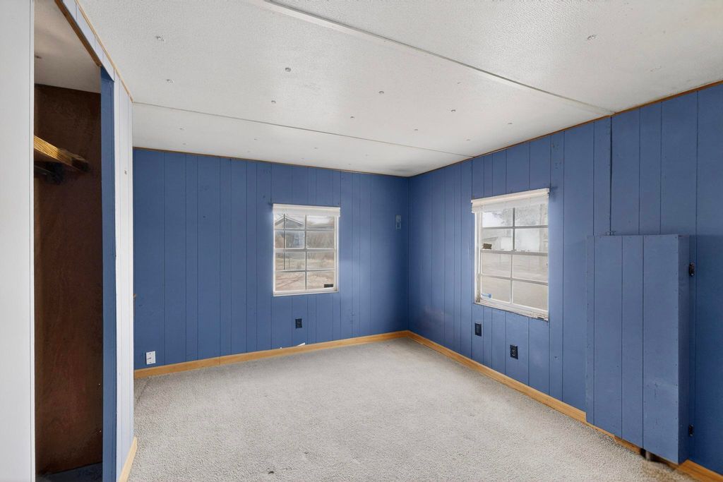 Image 18 of property listing at 85 N El Cerro Loop, Los Lunas, NM 87031