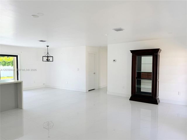 18133 SW 93rd Ave, Palmetto Bay, FL 33157