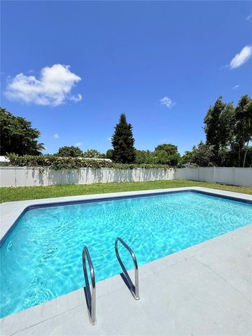 18133 SW 93rd Ave, Palmetto Bay, FL 33157