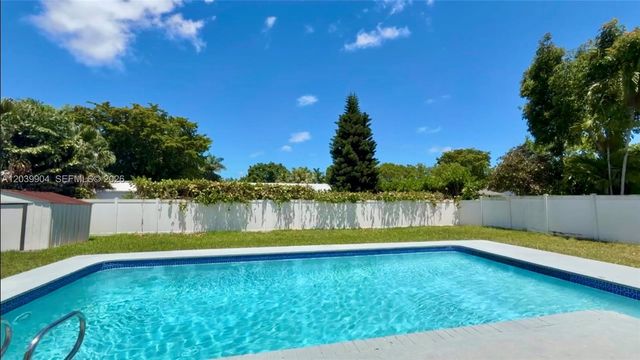 18133 SW 93rd Ave, Palmetto Bay, FL 33157