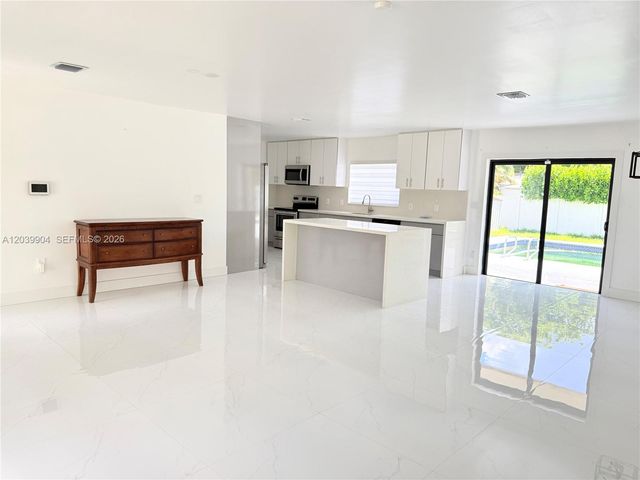 18133 SW 93rd Ave, Palmetto Bay, FL 33157
