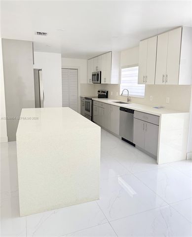 18133 SW 93rd Ave, Palmetto Bay, FL 33157