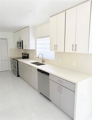 18133 SW 93rd Ave, Palmetto Bay, FL 33157
