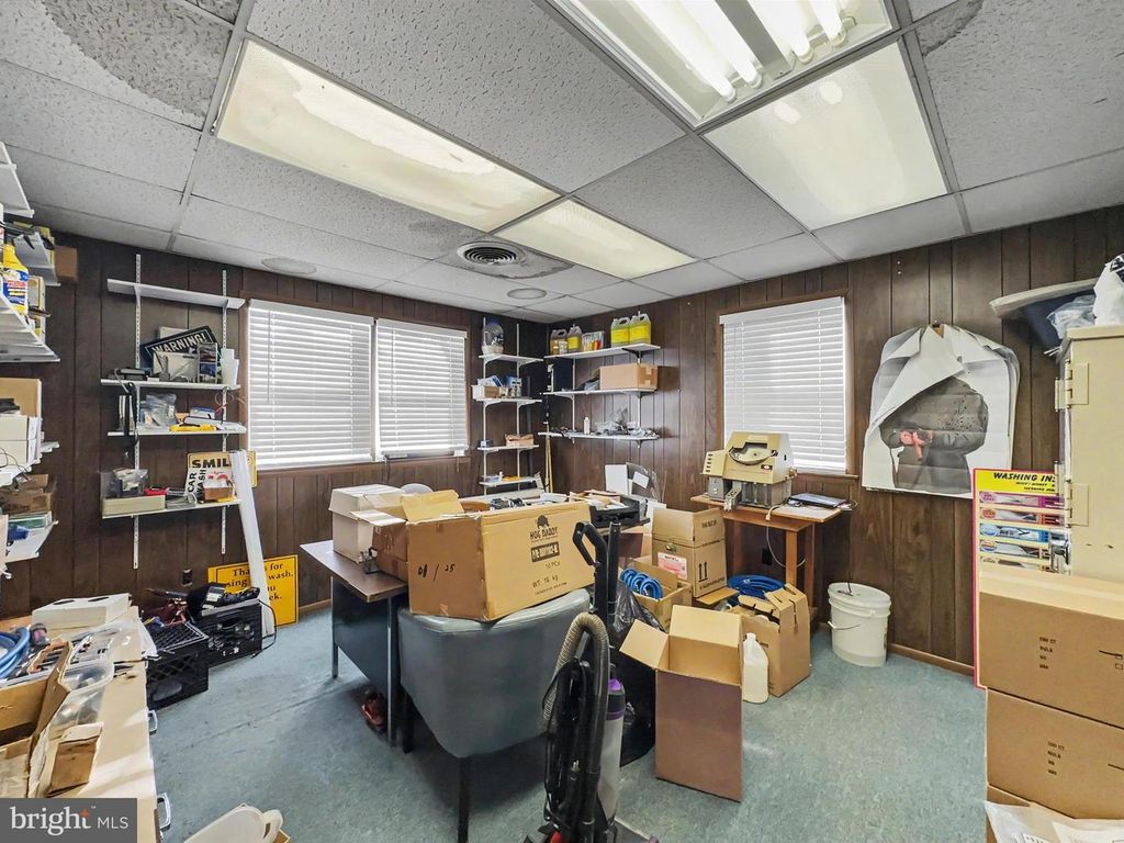 Image 5 of property listing at 1118 ROOSEVELT AVE, York, PA 17404