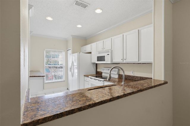5416 CARROLLWOOD KEY DRIVE 8, Tampa, FL 33624