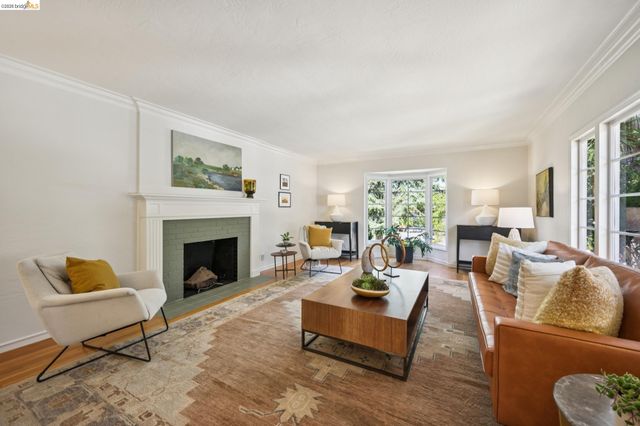 605 Prospect Ave, Oakland, CA 94610