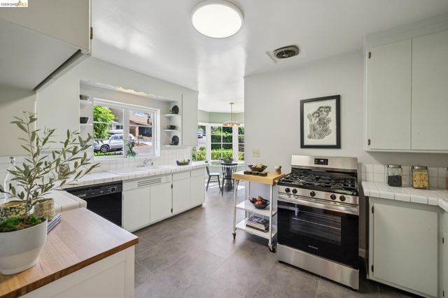 605 Prospect Ave, Oakland, CA 94610