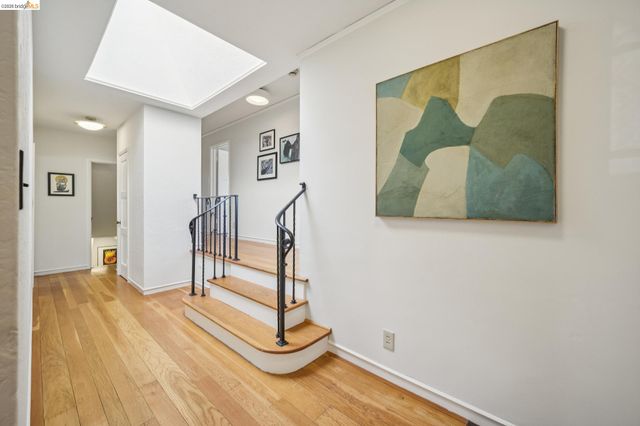 605 Prospect Ave, Oakland, CA 94610