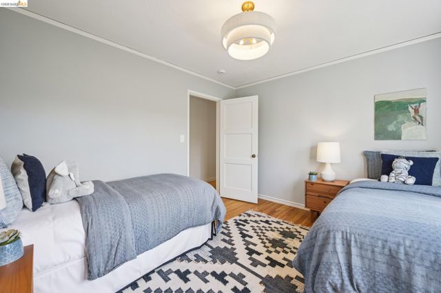 605 Prospect Ave, Oakland, CA 94610