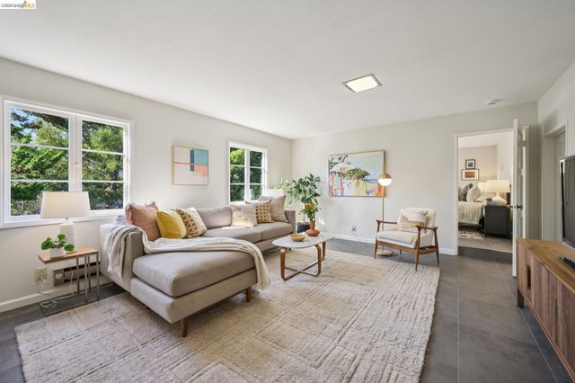 605 Prospect Ave, Oakland, CA 94610