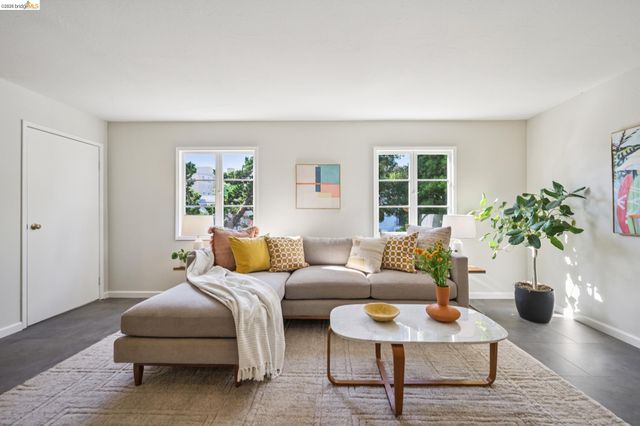 605 Prospect Ave, Oakland, CA 94610