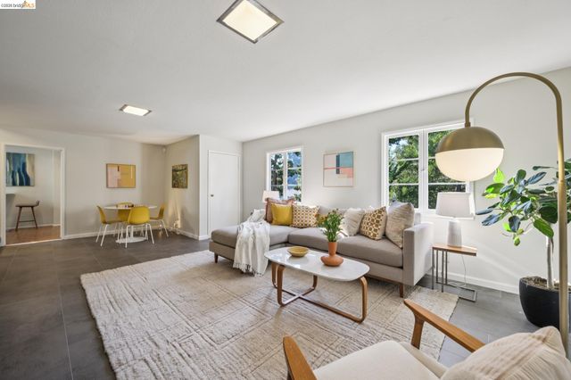 605 Prospect Ave, Oakland, CA 94610