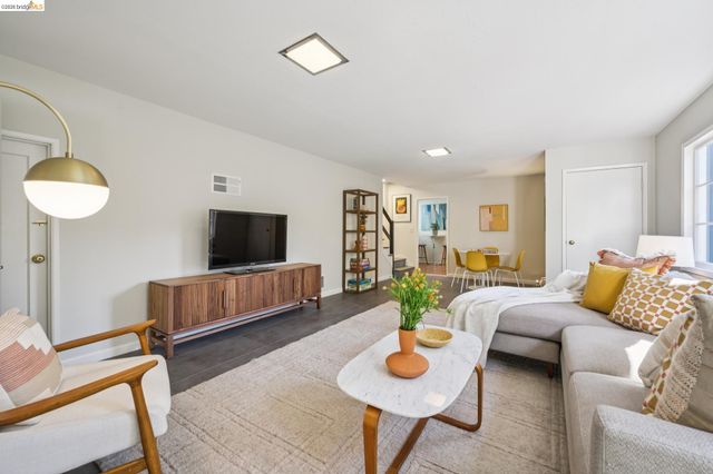 605 Prospect Ave, Oakland, CA 94610