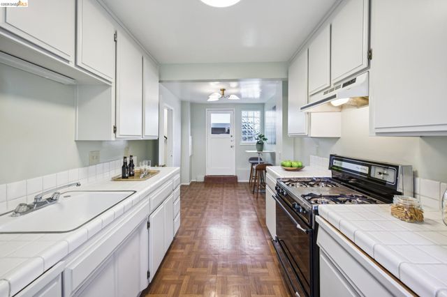 605 Prospect Ave, Oakland, CA 94610